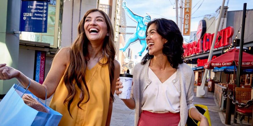 cwh-citywalk-hollywood-friends-shop-a